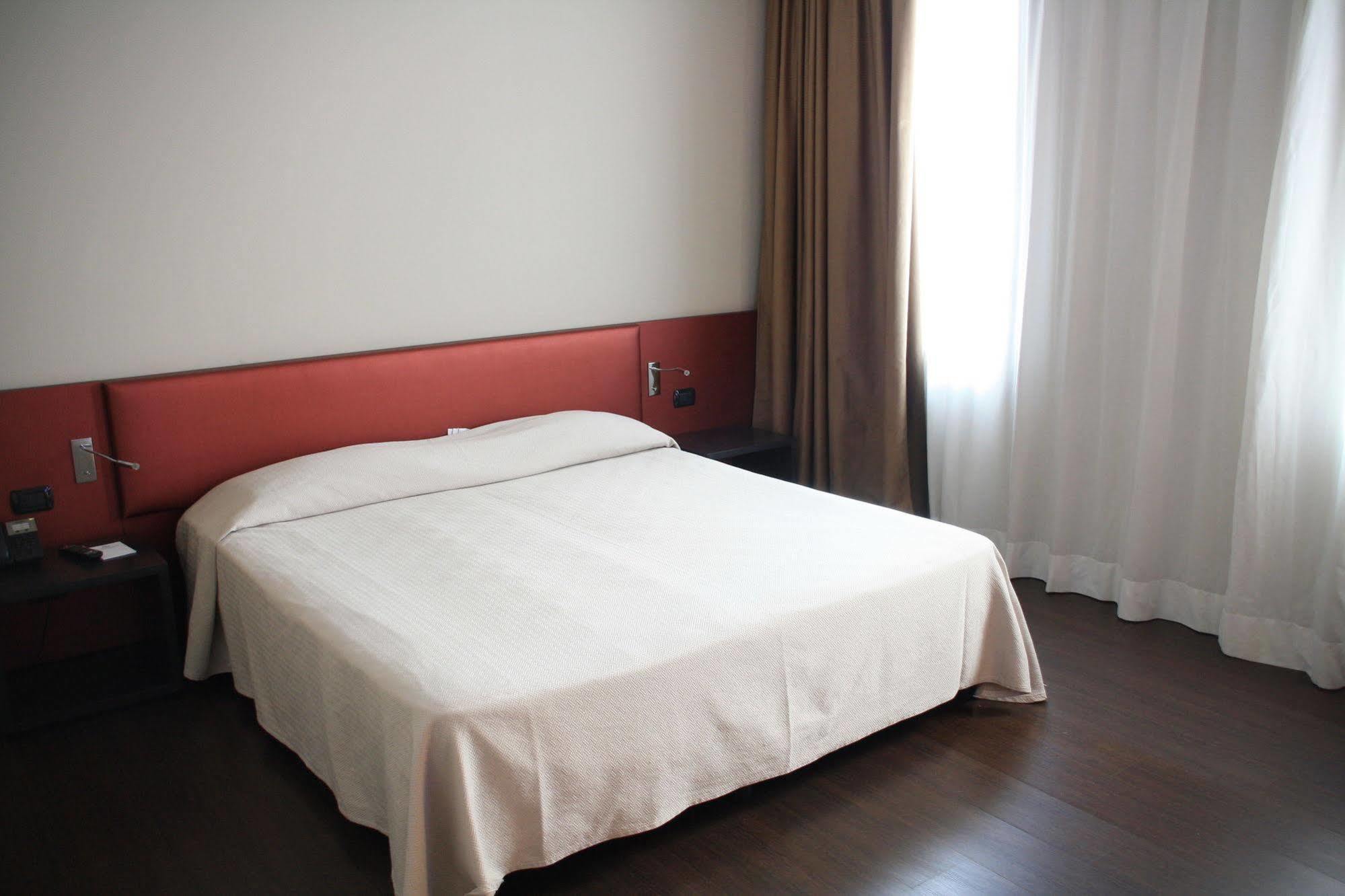 Hotel Continental Cremona Eksteriør billede